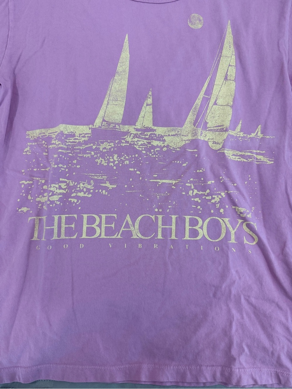 Daydreamer Beach Boys Good Vibrations Graphic Tee - Picture 5 of 9